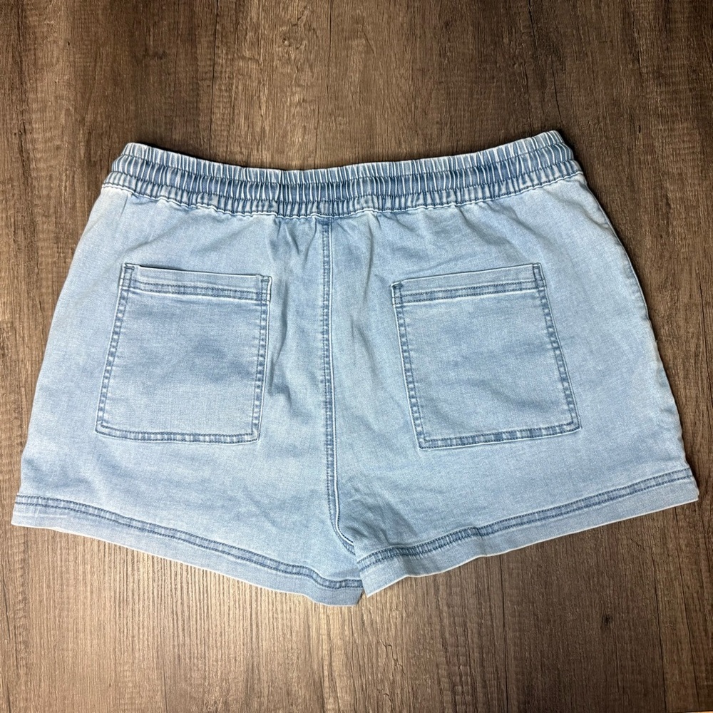 Drawstring Elastic Waist Jean Shorts - Picture 7 of 10